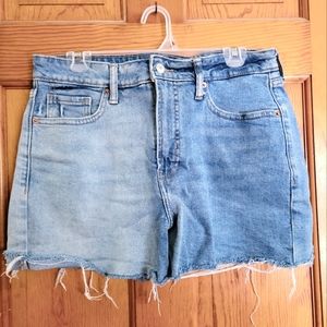 Old Navy | High Rise OG Straight Denim Jean Shorts | Size 12 | Medium Wa…